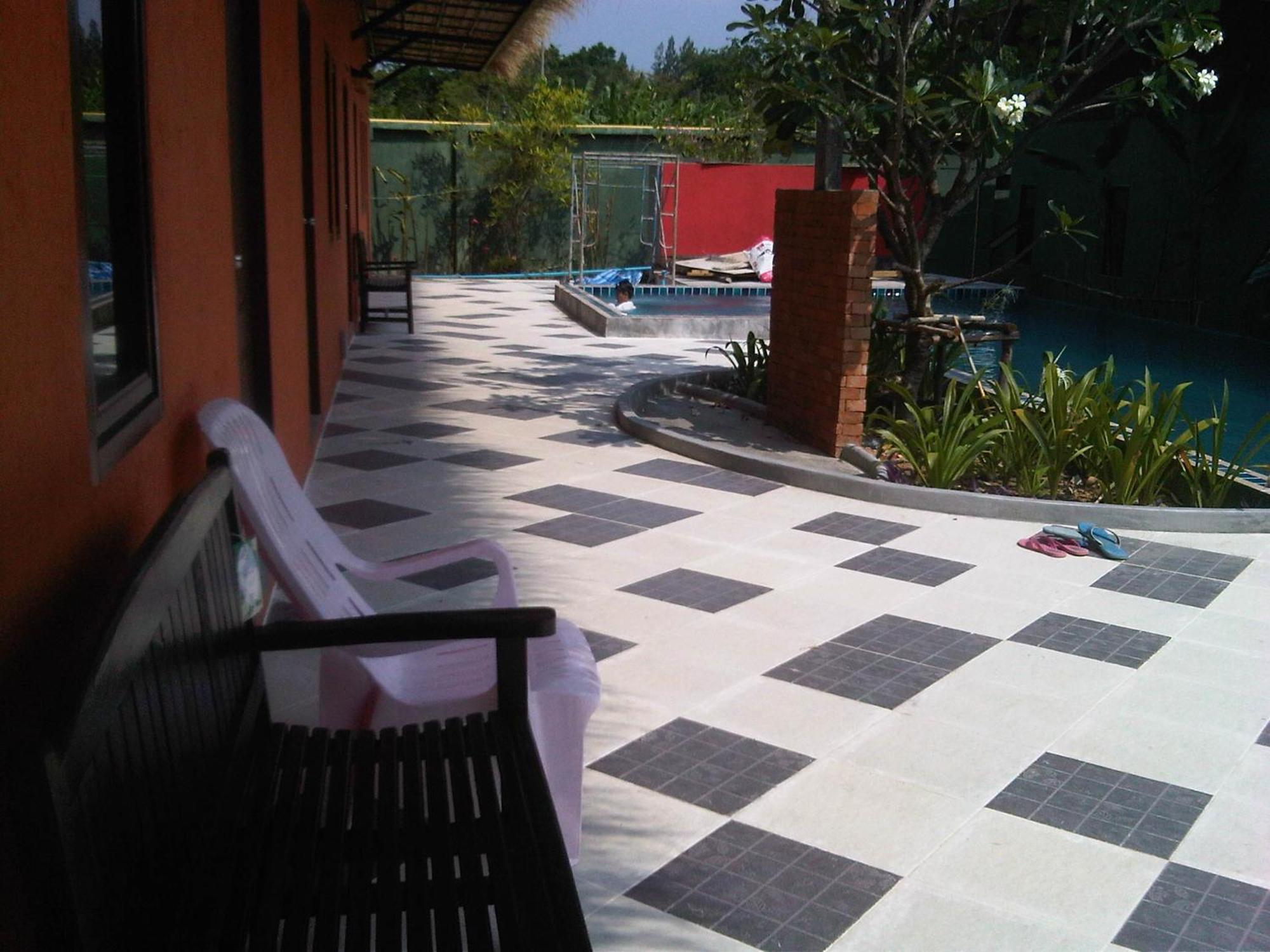 2 Home Chalong Buitenkant foto