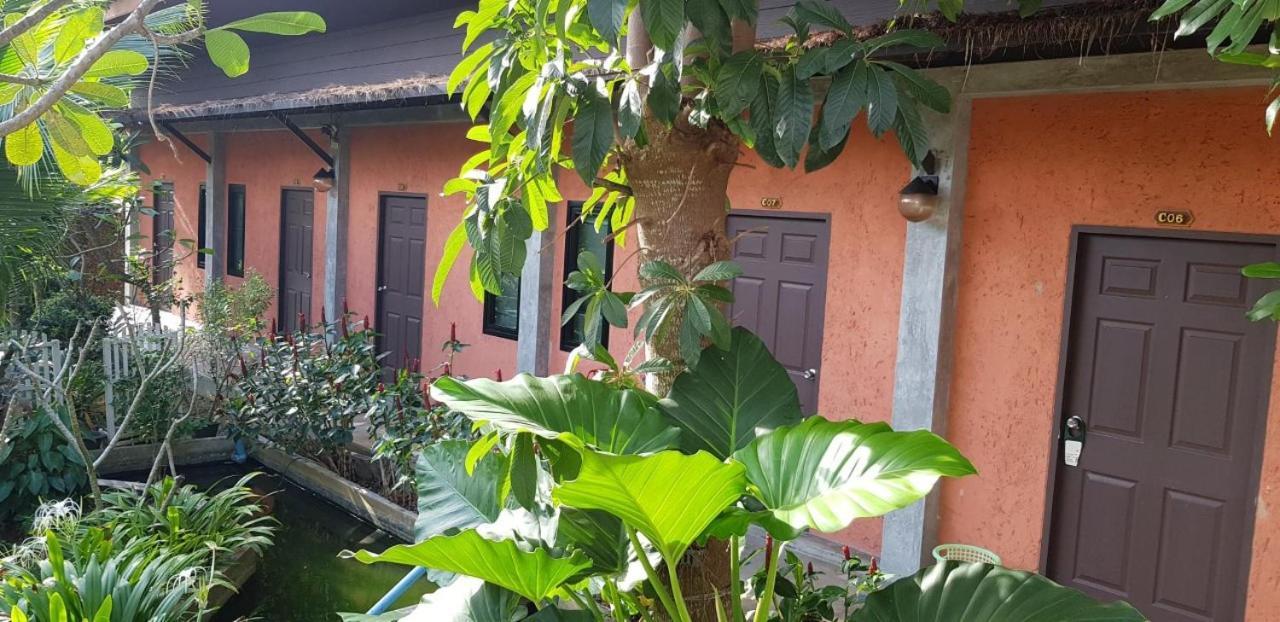 2 Home Chalong Buitenkant foto