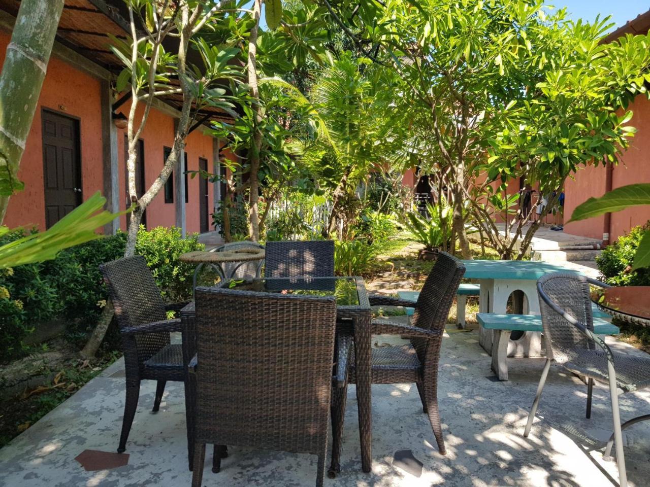 2 Home Chalong Buitenkant foto